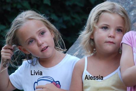 Le gemelline di 6 anni, Alessia e Livia (Ansa)